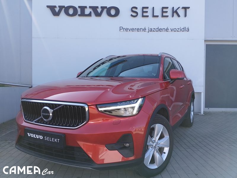 VOLVO SELEKT XC40 B3 FWD 120kW AT7 CORE  Mild hybrid/benzín rezerve