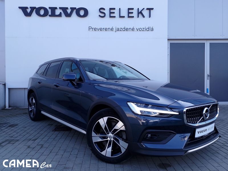 VOLVO SELEKT V60 CC PRO B4 AWD diesel Mild Hybrid AT8 rezerve