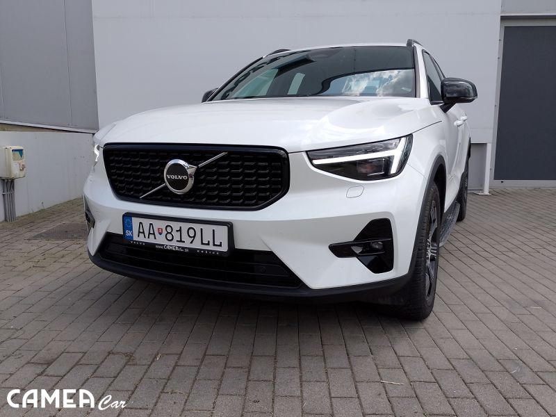 VOLVO XC40 B3 FWD 120kW AT7 PLUS DARK PIXEL LED ADAPTIV