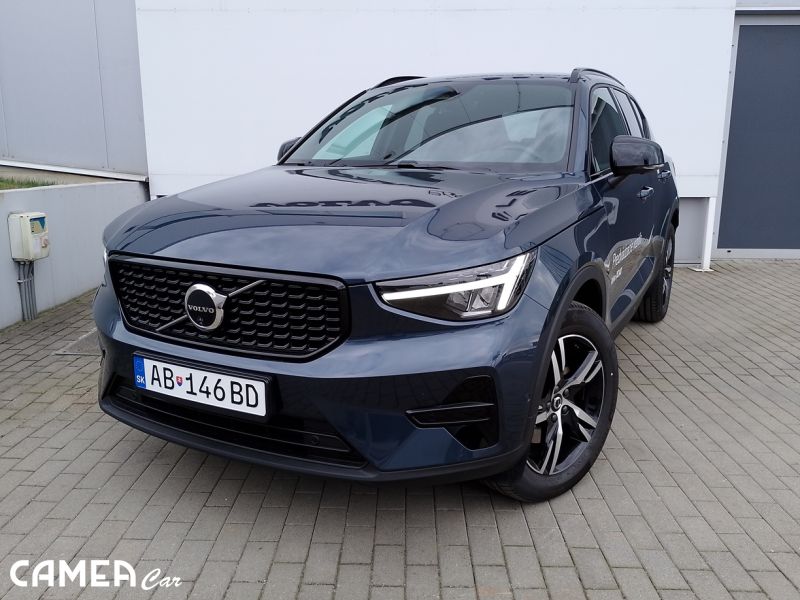 VOLVO XC40 B3 FWD 120kW PLUS/DARK AT7 MY*26