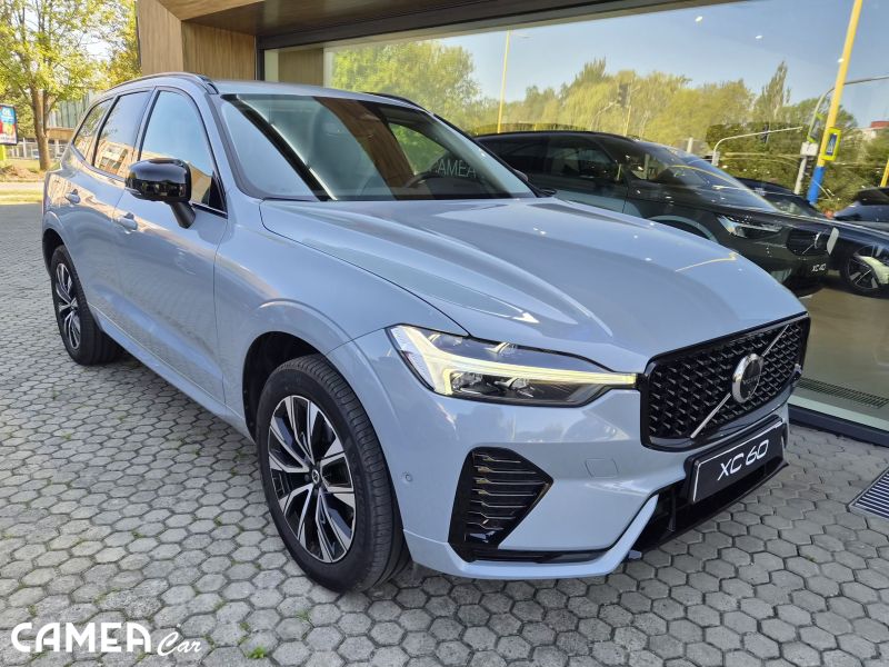 VOLVO XC60 B5 AWD Mild Hybrid PLUS/DARK v záruke