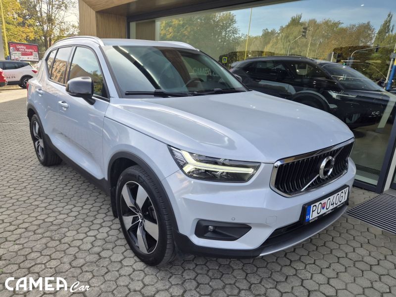 VOLVO XC40 T4 AWD 140kW MOMENTUM PRO