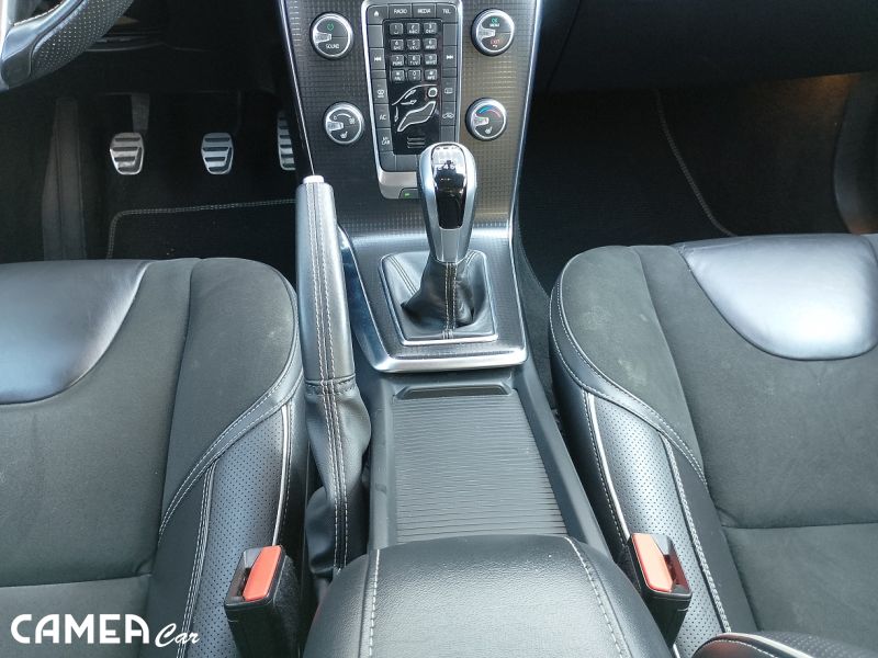 VOLVO V40 T2 90kW MT6 R Design