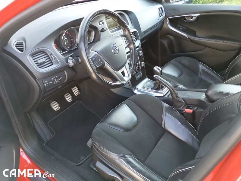 VOLVO V40 T2 90kW MT6 R Design