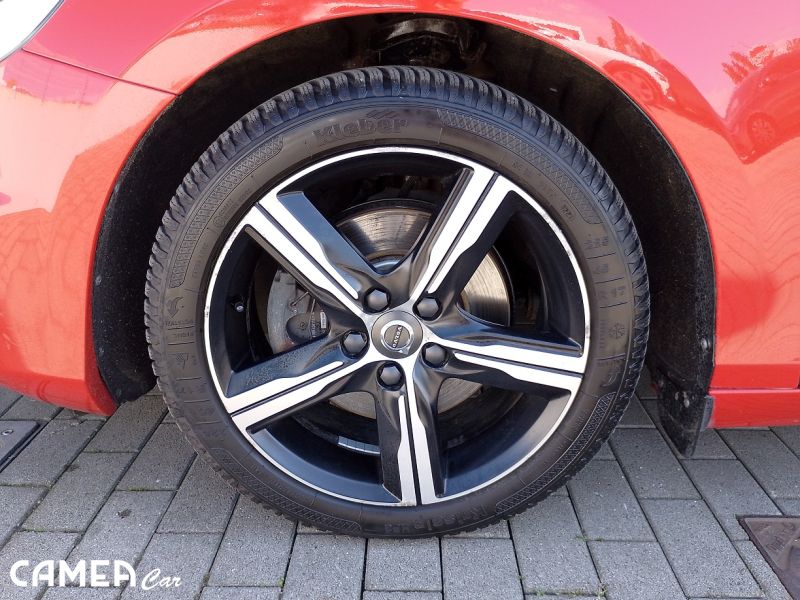 VOLVO V40 T2 90kW MT6 R Design