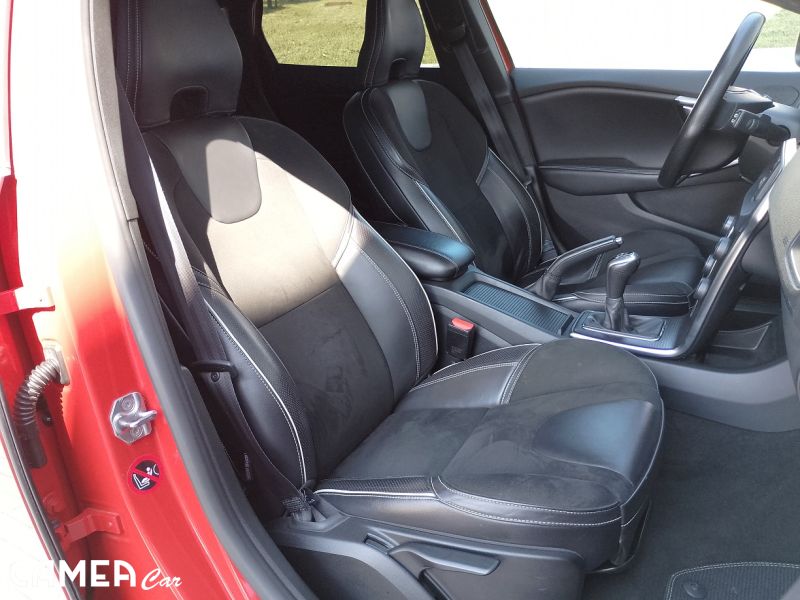VOLVO V40 T2 90kW MT6 R Design