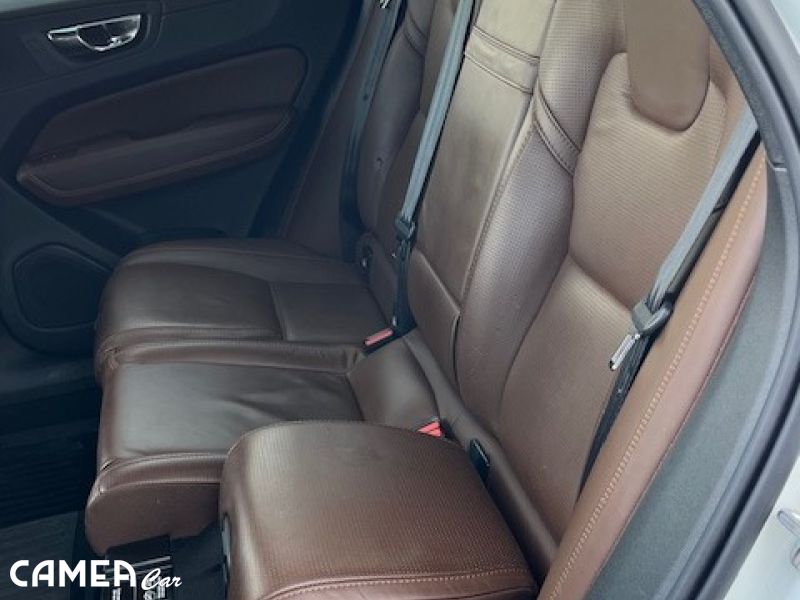 VOLVO XC60 B4 AWD AT8 INSCRIPTION MILD-HYBRID sprostredkovanie
