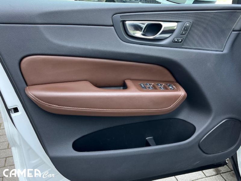 VOLVO XC60 B4 AWD AT8 INSCRIPTION MILD-HYBRID sprostredkovanie
