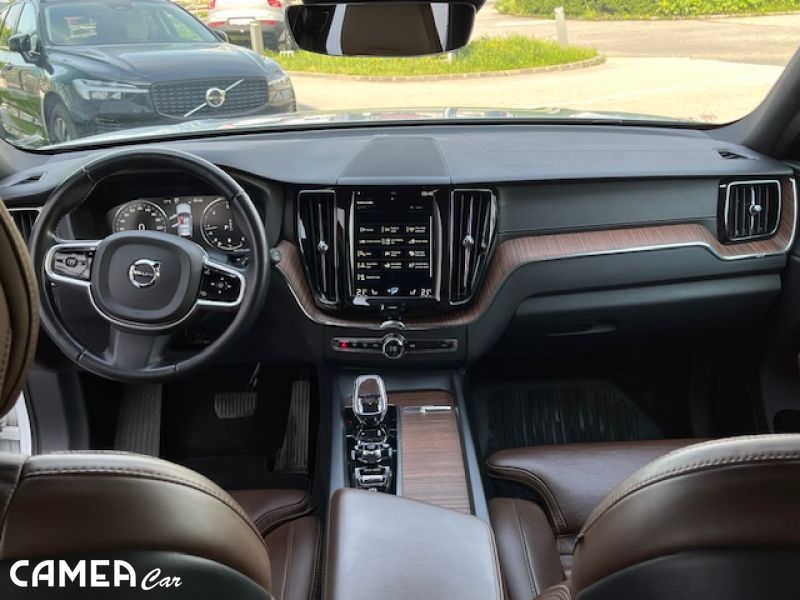 VOLVO XC60 B4 AWD AT8 INSCRIPTION MILD-HYBRID sprostredkovanie