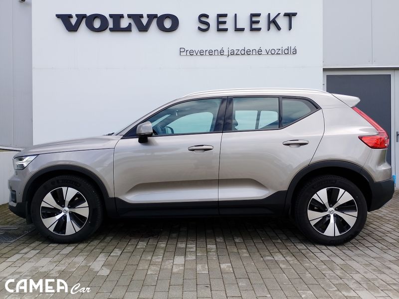 VOLVO SELEKT XC40 Momentum Pro B4 FWD mild hybrid benzín