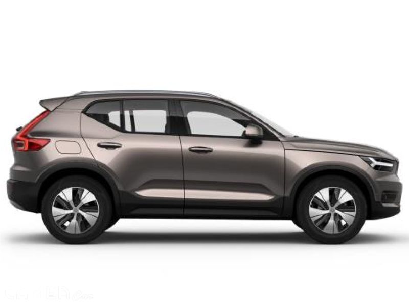 VOLVO SELEKT XC40 Momentum Pro B4 FWD mild hybrid benzín