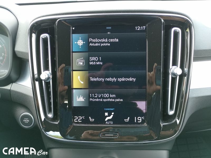 VOLVO SELEKT XC40 Momentum Pro B4 FWD mild hybrid benzín