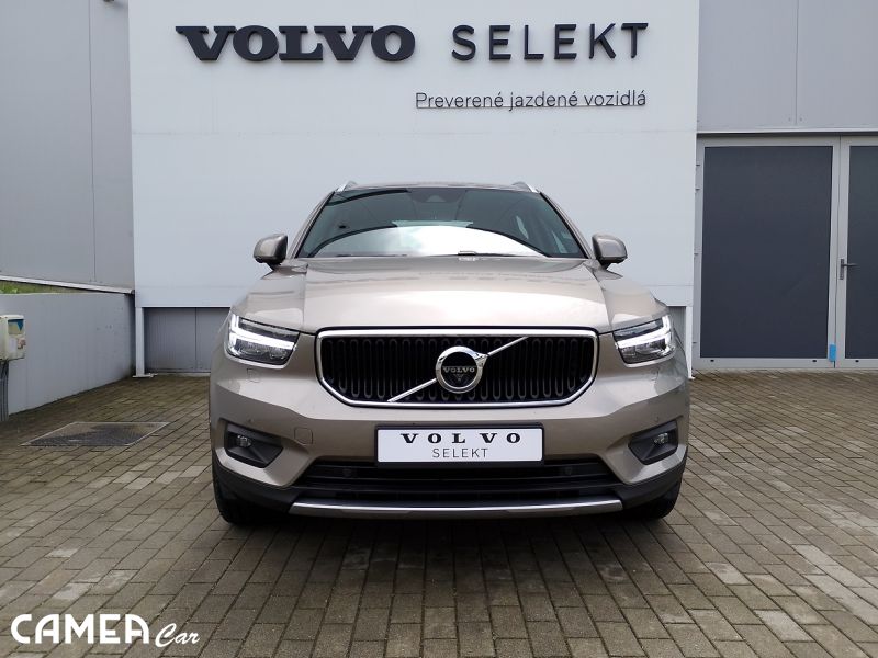 VOLVO SELEKT XC40 Momentum Pro B4 FWD mild hybrid benzín