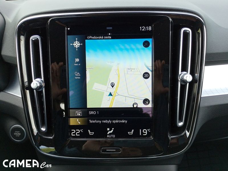 VOLVO SELEKT XC40 Momentum Pro B4 FWD mild hybrid benzín