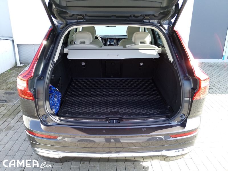 !! CENOVÁ BOMBA !! VOLVO XC60 B5 AWD MILD-HYBRID/benzín PLUS/BRIGHT POLESTAR