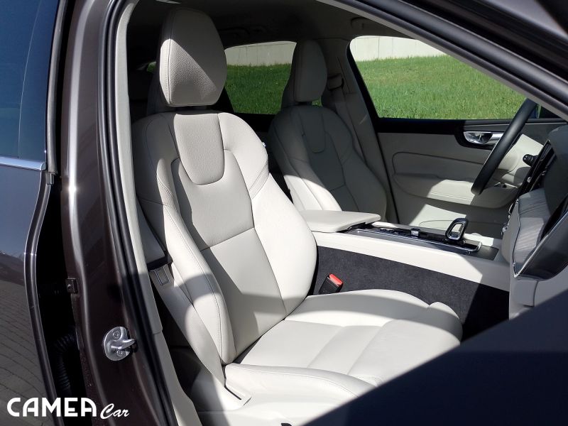 !! CENOVÁ BOMBA !! VOLVO XC60 B5 AWD MILD-HYBRID/benzín PLUS/BRIGHT POLESTAR