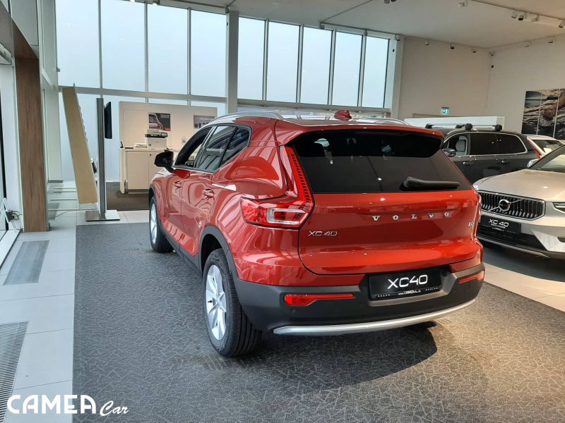 VOLVO SELEKT XC40 B3 FWD 120kW AT7 CORE  Mild hybrid/benzín