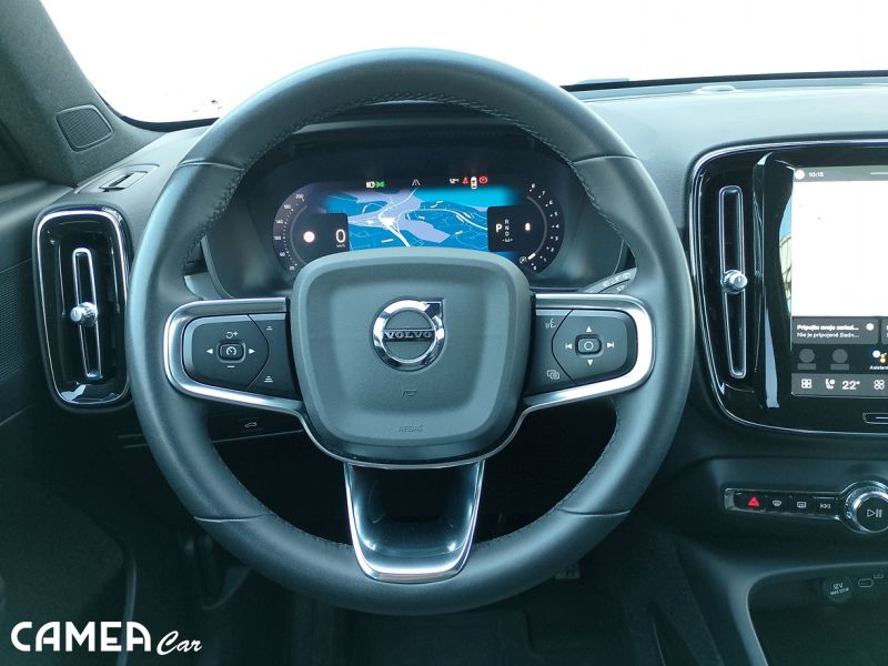 VOLVO SELEKT XC40 B3 FWD 120kW AT7 CORE  Mild hybrid/benzín rezerve