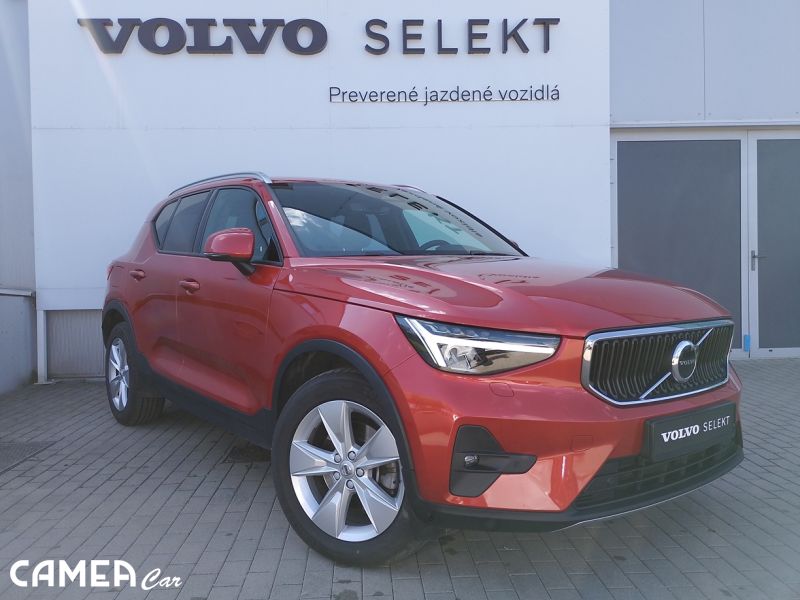 VOLVO SELEKT XC40 B3 FWD 120kW AT7 CORE  Mild hybrid/benzín rezerve