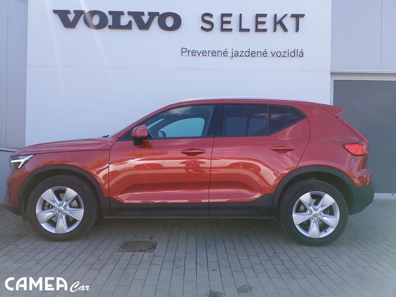 VOLVO SELEKT XC40 B3 FWD 120kW AT7 CORE  Mild hybrid/benzín rezerve