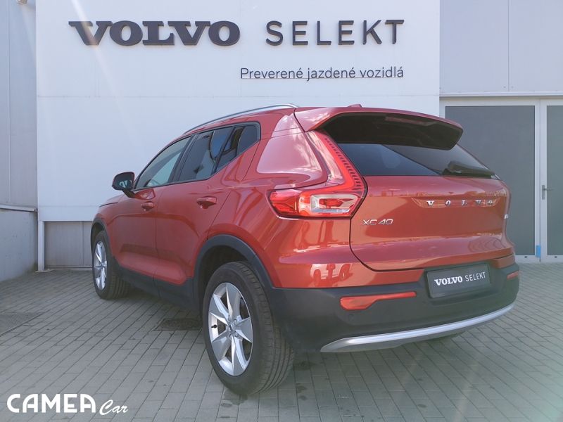 VOLVO SELEKT XC40 B3 FWD 120kW AT7 CORE  Mild hybrid/benzín rezerve