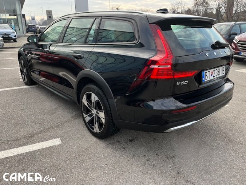 V60 SELEKT Cross Country PLUS BRIGHT  B5 AWD 184kW Mild hybrid/benzín