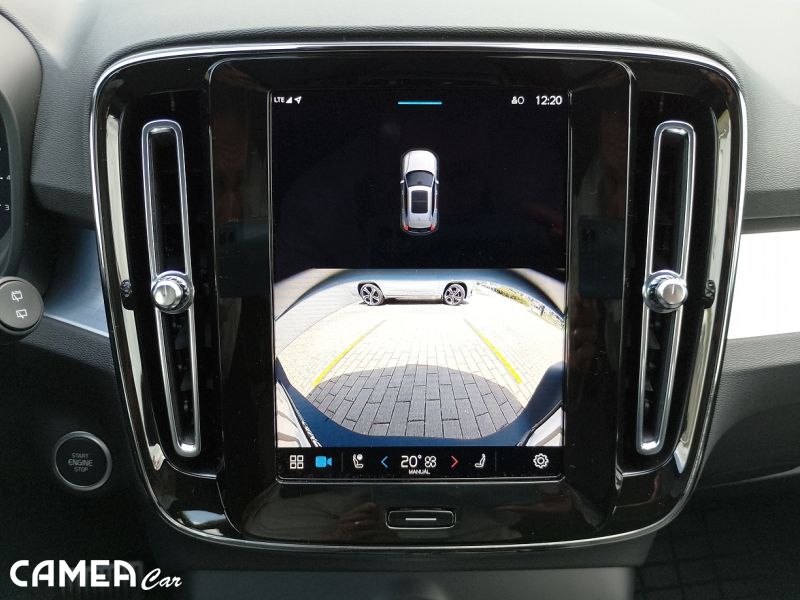 VOLVO XC40 B3 FWD 120kW AT7 PLUS DARK Mild-Hybrid benzín