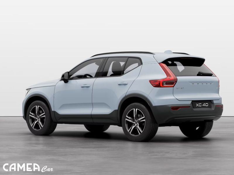 VOLVO XC40 B3 FWD 120kW AT7 PLUS DARK Mild-Hybrid benzín