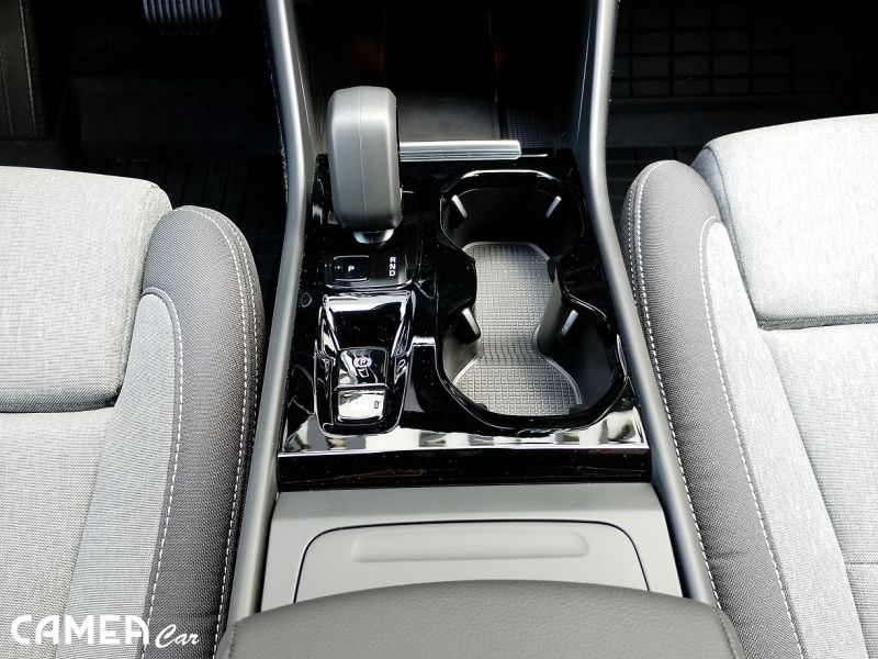 VOLVO XC40 B3 FWD 120kW AT7 PLUS DARK Mild-Hybrid benzín