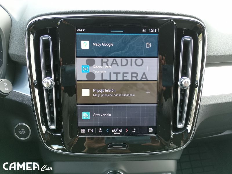 VOLVO XC40 B3 FWD 120kW AT7 PLUS DARK Mild-Hybrid benzín