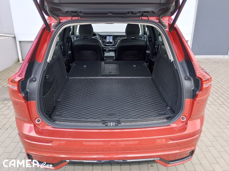 VOLVO SELEKT XC60 B4 AWD MILD HYBRID/diesel PLUS/DARK POLESTAR