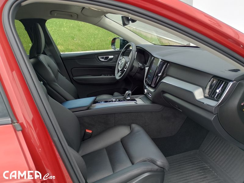 VOLVO SELEKT XC60 B4 AWD MILD HYBRID/diesel PLUS/DARK POLESTAR
