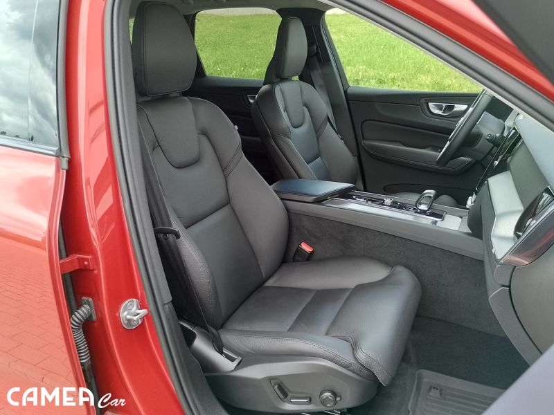 VOLVO SELEKT XC60 B4 AWD MILD HYBRID/diesel PLUS/DARK POLESTAR