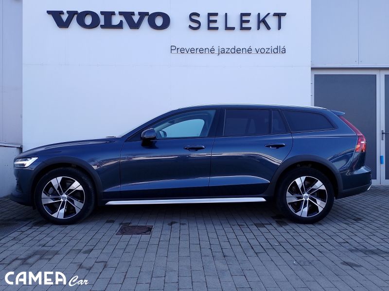 VOLVO SELEKT V60 CC PRO B4 AWD diesel Mild Hybrid AT8 rezerve