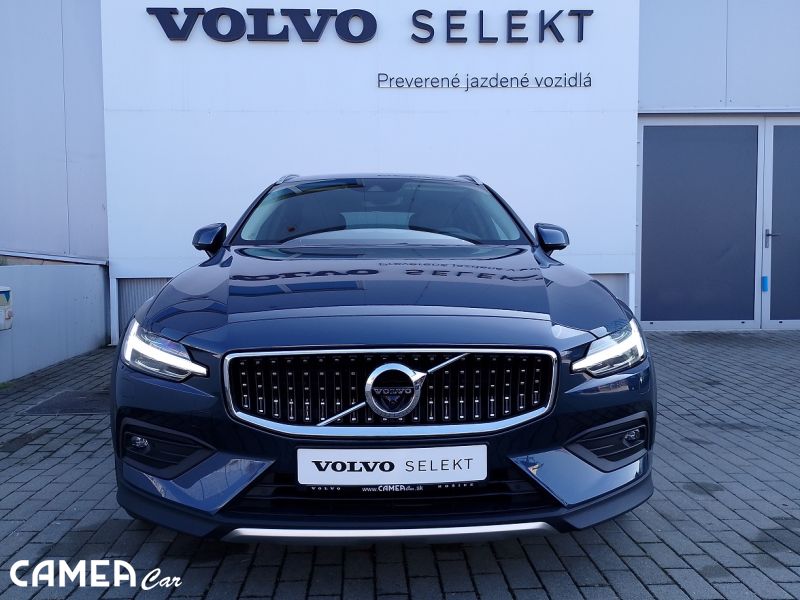 VOLVO SELEKT V60 CC PRO B4 AWD diesel Mild Hybrid AT8 rezerve