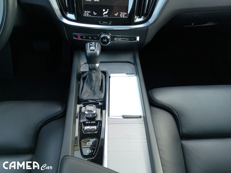 VOLVO SELEKT V60 Inscription D4 nafta FWD AT8