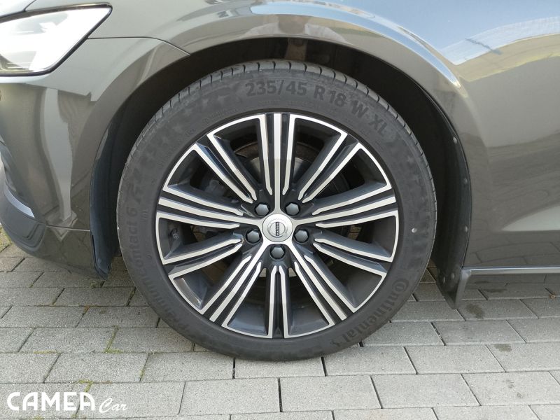 VOLVO SELEKT V60 Inscription D4 nafta FWD AT8