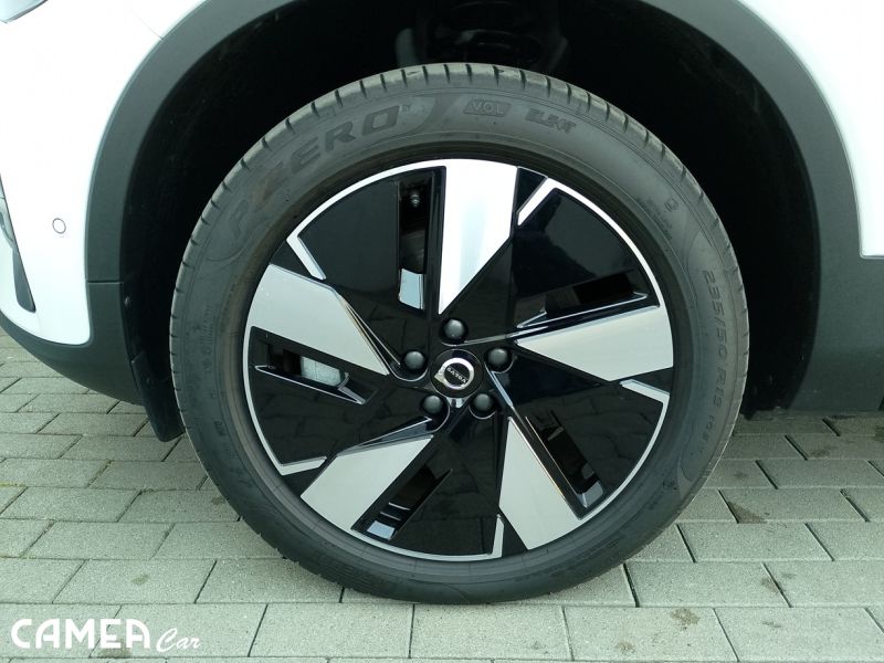 !! AKCIA !! VOLVO EC40 Single Extended Range RWD 185kW Electric PLUS