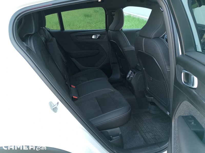 !! AKCIA !! VOLVO EC40 Single Extended Range RWD 185kW Electric PLUS