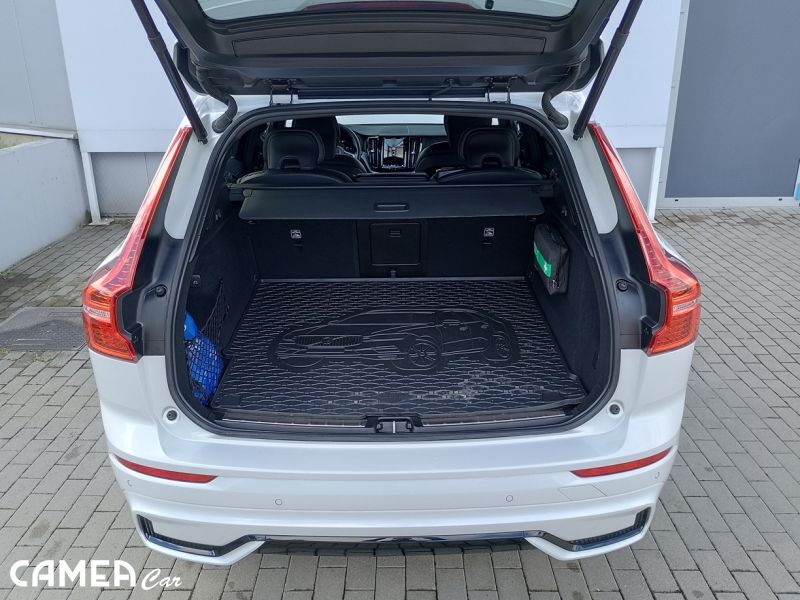 VOLVO SELEKT XC60 B4 AWD MILD-HYBRID/diesel PLUS/DARK POLESTAR