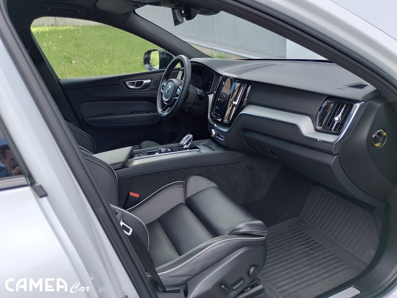 VOLVO SELEKT XC60 B4 AWD MILD-HYBRID/diesel PLUS/DARK POLESTAR