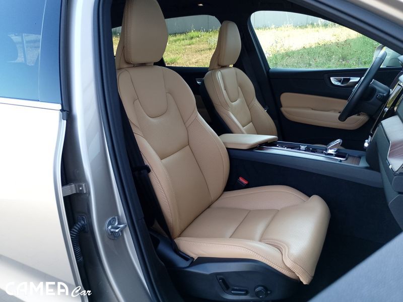 VOLVO XC60 T8 eAWD Plug in Hybrid/benzín PLUS/BRIGHT