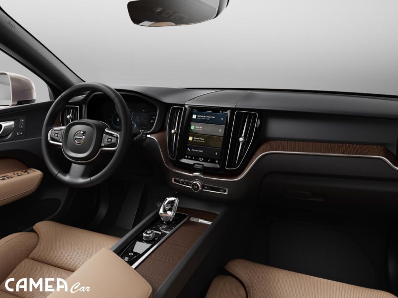 VOLVO XC60 T8 eAWD Plug in Hybrid/benzín PLUS/BRIGHT