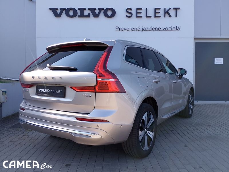 VOLVO XC60 T8 eAWD Plug in Hybrid/benzín PLUS/BRIGHT