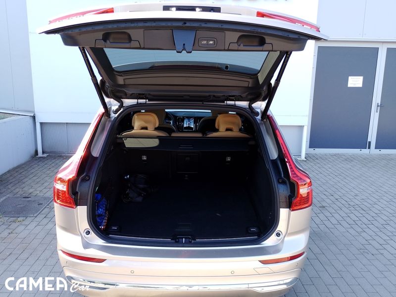 VOLVO XC60 T8 eAWD Plug in Hybrid/benzín PLUS/BRIGHT