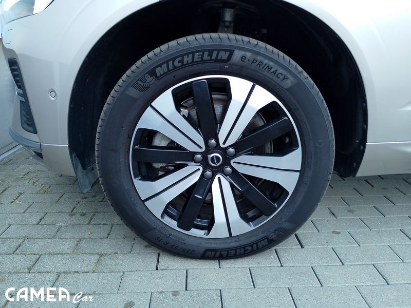 VOLVO XC60 T8 eAWD Plug in Hybrid/benzín PLUS/BRIGHT