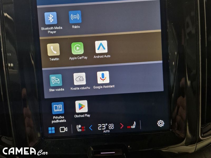 VOLVO XC60 B5 AWD MILD/HYBRID benzín PLUS/DARK