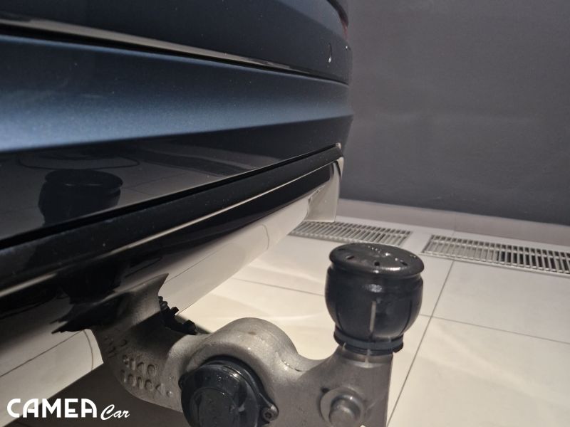 VOLVO XC60 B5 AWD MILD/HYBRID benzín PLUS/DARK