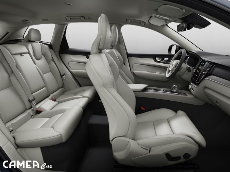 VOLVO XC60 B5 AWD MILD/HYBRID benzín PLUS/DARK