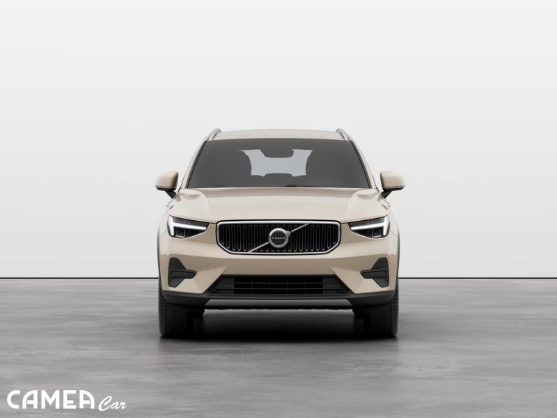 VOLVO XC40 B3 FWD 120kW AT7 CORE Mild-Hybrid benzín